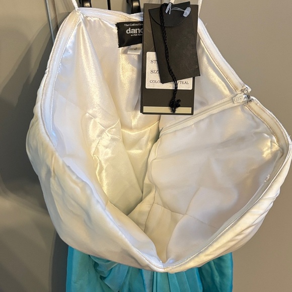 NWT La Femme Dancing with the Stars inspired 100% silk gorgeous dress! Sz 0 - Picture 4 of 11